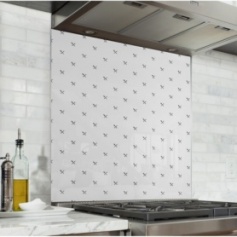 Fond de hotte blanc avec motif couverts de cuisine