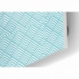 Fond de hotte motif géométrique bleu ciel et blanc, style scandinave