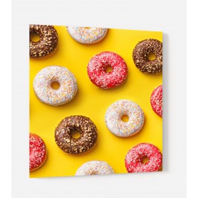 Fond de hotte jaune avec motif donuts : vanille, chocolat, fraise
