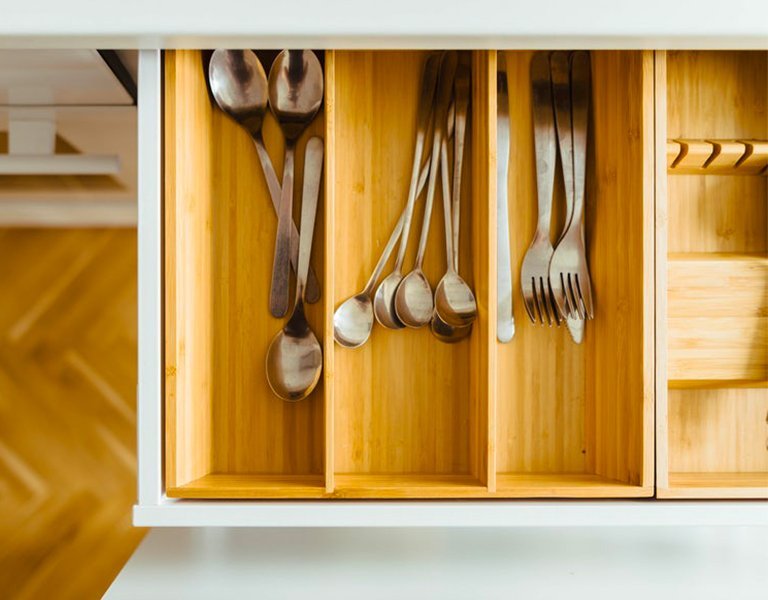 Aménagement intérieur fonctionnel : Gardez les choses en ordre dans votre cuisine